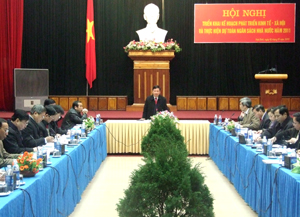 Đồng chí Bùi Văn Tỉnh, Chủ tịch UBND tỉnh kết luận hội nghị